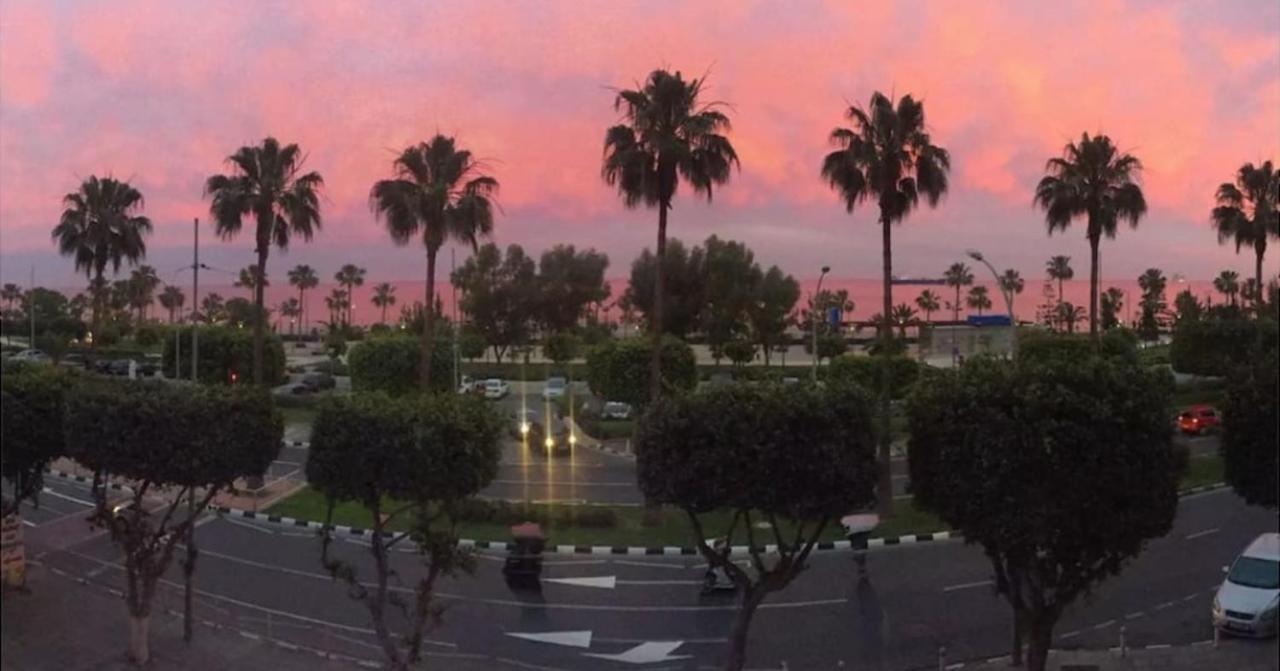 Sea Front & City Center, Amazing Sea View Limassol Ngoại thất bức ảnh