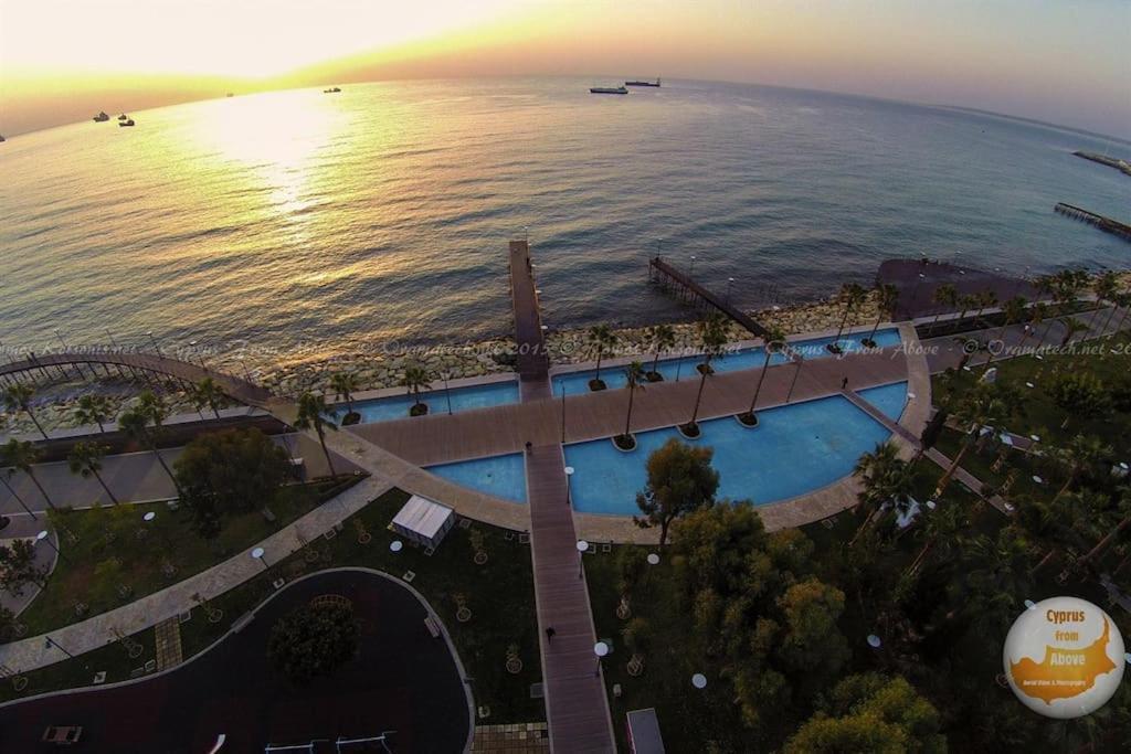 Sea Front & City Center, Amazing Sea View Limassol Ngoại thất bức ảnh