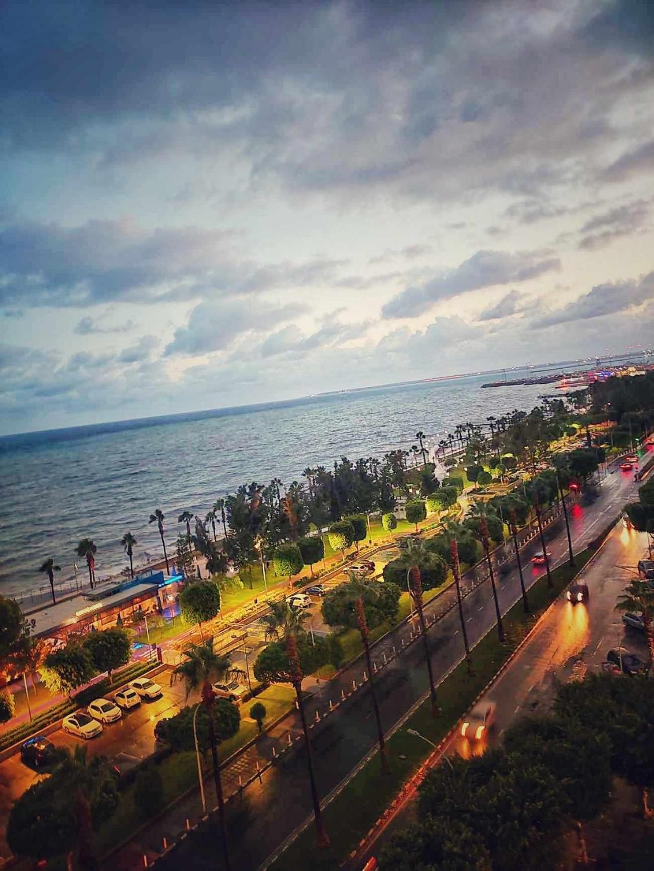 Sea Front & City Center, Amazing Sea View Limassol Ngoại thất bức ảnh