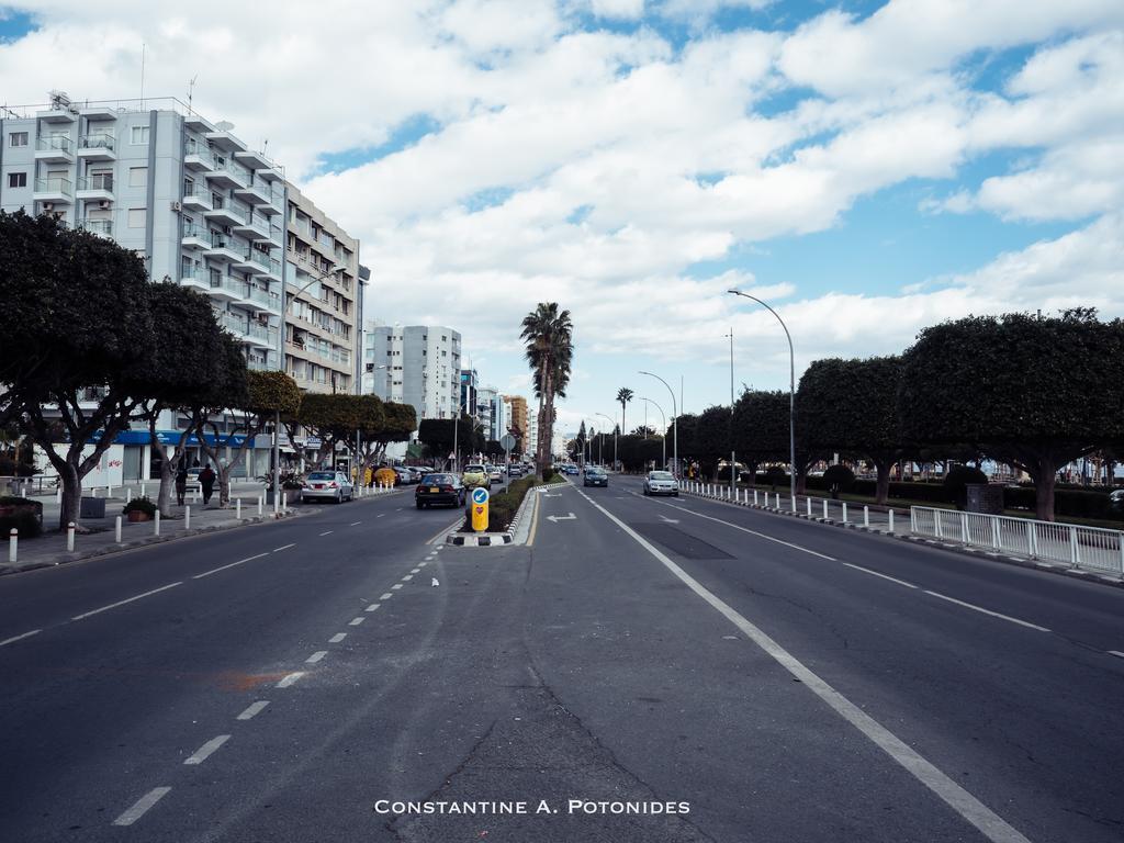 Sea Front & City Center, Amazing Sea View Limassol Ngoại thất bức ảnh